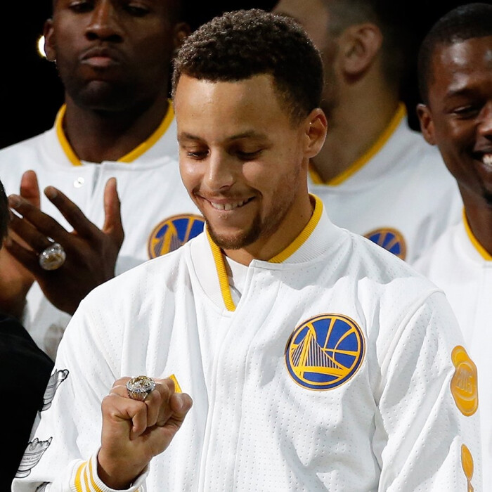 力于巴塞罗 力于巴塞罗